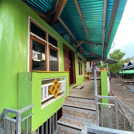 Dua Putri Komodo Homestay Extérieur photo