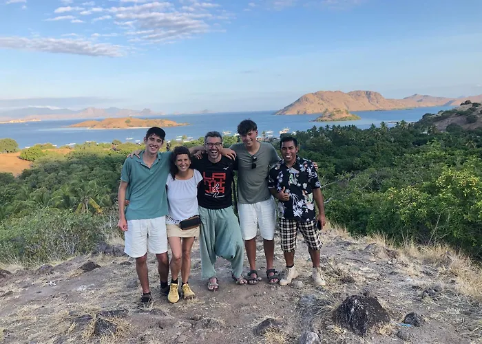 Dua Putri Komodo Homestay